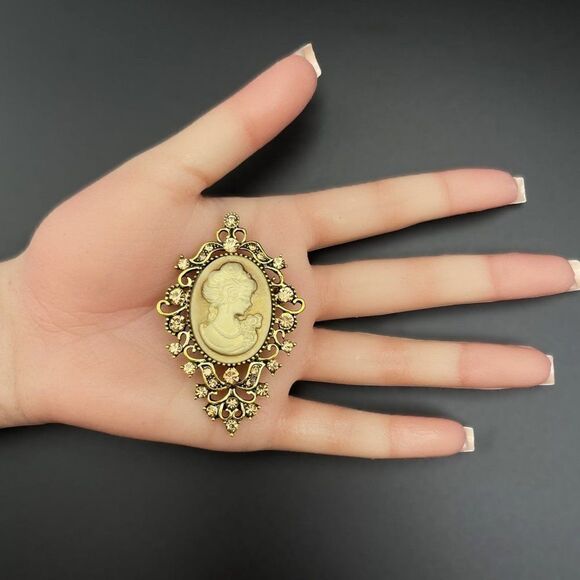 Antique Yellow Gold with Champagne Crystal Victorian Lady Cameo Pin Back Brooch - Picture 7 of 7